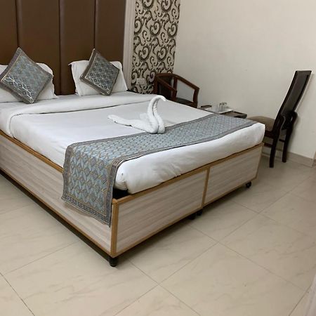 Hotel Star Palace - Near Karol Bagh Metro Delhi  Exteriör bild