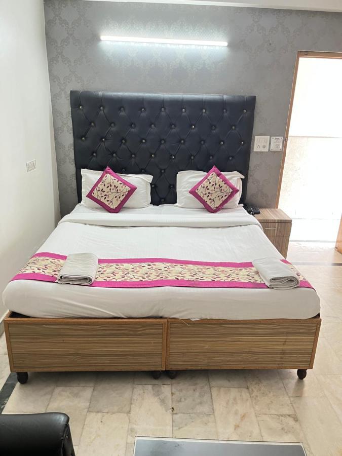 Hotel Star Palace - Near Karol Bagh Metro Delhi  Exteriör bild