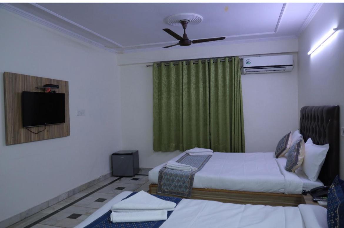 Hotel Star Palace - Near Karol Bagh Metro Delhi  Exteriör bild