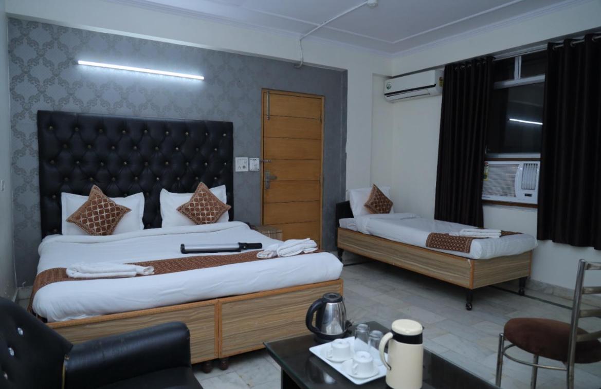Hotel Star Palace - Near Karol Bagh Metro Delhi  Exteriör bild