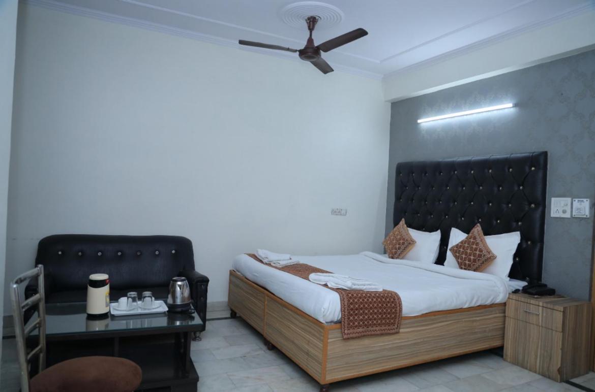 Hotel Star Palace - Near Karol Bagh Metro Delhi  Exteriör bild
